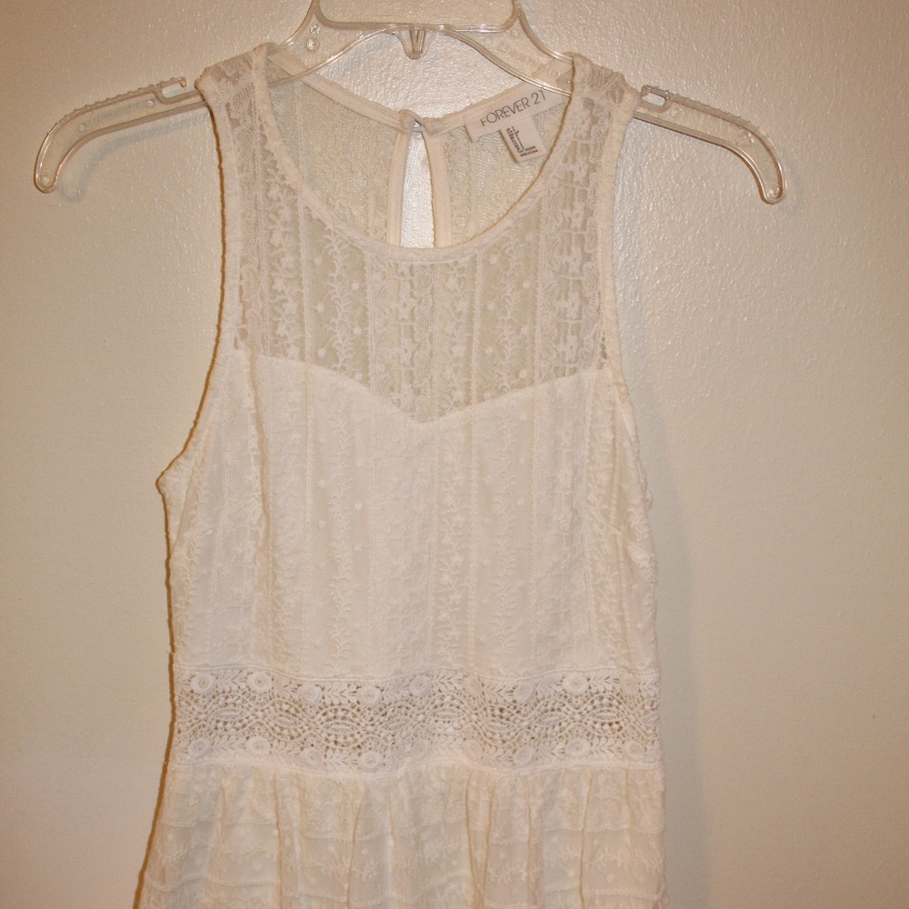 Super cute summer lace dress!
